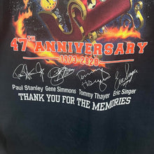 Load image into Gallery viewer, Merry KISSmas graphic t-shirt
