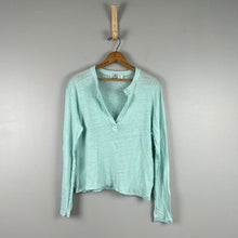 Load image into Gallery viewer, Vineyard vines long sleeve
