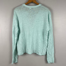 Load image into Gallery viewer, Vineyard vines long sleeve
