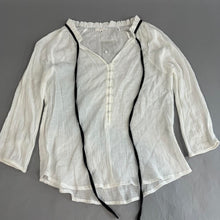 Load image into Gallery viewer, Mine modern vintage blouse
