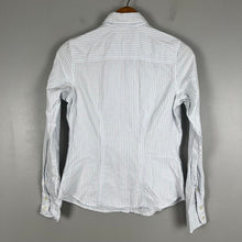Load image into Gallery viewer, Vineyard vines women’s button down
