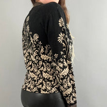 Load image into Gallery viewer, Vintage Icelandic design zip up
