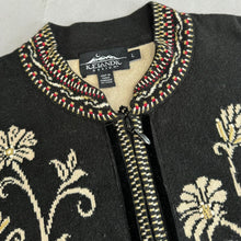 Load image into Gallery viewer, Vintage Icelandic design zip up
