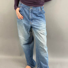 Load image into Gallery viewer, Vintage old navy blue jeans
