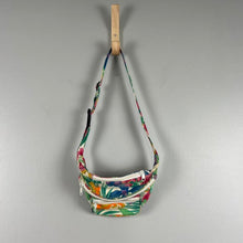 Load image into Gallery viewer, Vintage floral fanny pack
