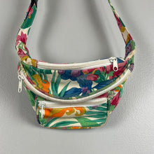 Load image into Gallery viewer, Vintage floral fanny pack
