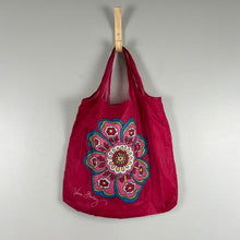 Load image into Gallery viewer, Vera Bradley tote bag
