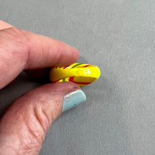 Load image into Gallery viewer, Vintage resin ring
