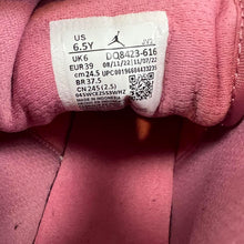 Load image into Gallery viewer, Nike Jordan’s 1 mid Valentine’s Day
