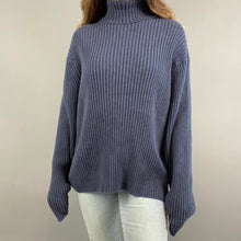 Load image into Gallery viewer, Retro GAP turtleneck
