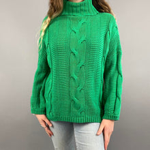 Load image into Gallery viewer, Modern cableknit sweater
