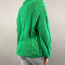 Load image into Gallery viewer, Modern cableknit sweater
