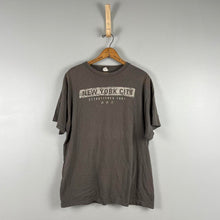 Load image into Gallery viewer, Retro New York City t-shirt
