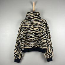 Load image into Gallery viewer, Lou &amp; Grey animal print jacket
