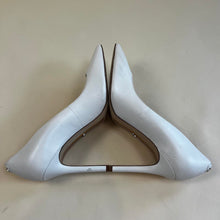 Load image into Gallery viewer, Sam Edelman pointed toe pumps
