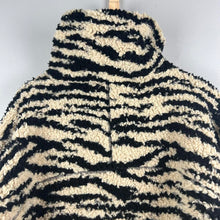 Load image into Gallery viewer, Lou &amp; Grey animal print jacket
