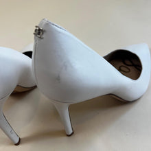 Load image into Gallery viewer, Sam Edelman pointed toe pumps
