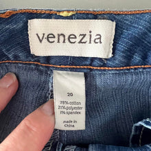 Load image into Gallery viewer, Venezia Denim Mini skort
