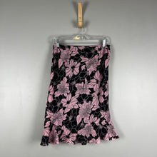 Load image into Gallery viewer, Y2K Worthington floral skirt
