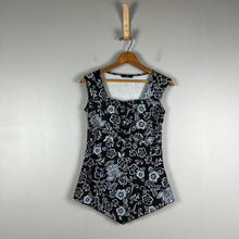 Load image into Gallery viewer, Y2K Dynamite floral tank top
