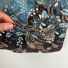 Load image into Gallery viewer, C.J. Banks button up blouse
