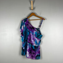 Load image into Gallery viewer, Y2K torrid one shoulder top
