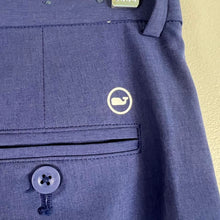 Load image into Gallery viewer, Vineyard vines boys shorts
