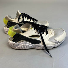 Load image into Gallery viewer, Nike air huarache women’s sneakers
