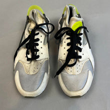 Load image into Gallery viewer, Nike air huarache women’s sneakers

