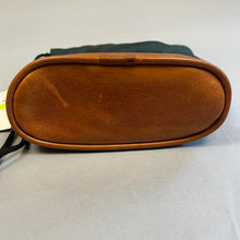 Load image into Gallery viewer, Masters valuables pouch
