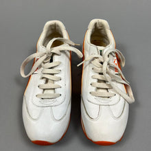 Load image into Gallery viewer, Vintage puma sneakers
