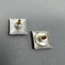 Load image into Gallery viewer, Vintage silver stud earrings
