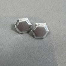 Load image into Gallery viewer, Vintage stud earrings
