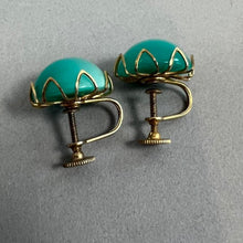 Load image into Gallery viewer, Vintage screw on earrings
