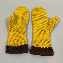 Load image into Gallery viewer, Vintage handmade mittens
