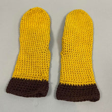 Load image into Gallery viewer, Vintage handmade mittens
