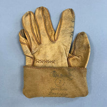 Load image into Gallery viewer, Vintage papa brand gloves
