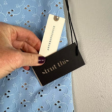 Load image into Gallery viewer, Anthropology strut this biker shorts
