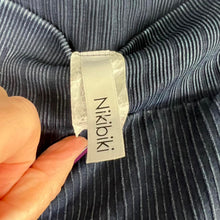 Load image into Gallery viewer, Nikibiki distressed leggings
