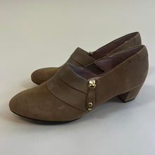Load image into Gallery viewer, Taryn Rose suede booties

