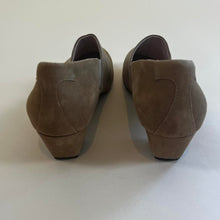 Load image into Gallery viewer, Taryn Rose suede booties
