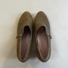 Load image into Gallery viewer, Taryn Rose suede booties
