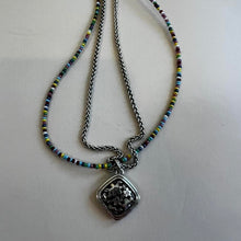Load image into Gallery viewer, Brighton picnic flowers necklace
