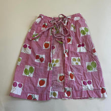 Load image into Gallery viewer, Vintage fruit patterned apron
