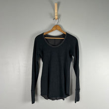 Load image into Gallery viewer, Retro Lululemon open your heart top
