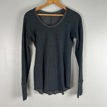 Load image into Gallery viewer, Retro Lululemon open your heart top
