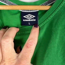 Load image into Gallery viewer, Umbro urban outfitters crop

