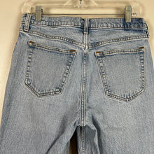 Load image into Gallery viewer, Abercrombie &amp; Fitch the baggy jeans
