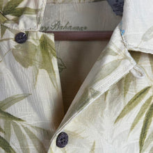 Load image into Gallery viewer, Tommy Bahama men’s Hawaiian top
