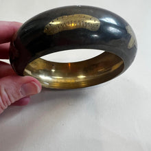 Load image into Gallery viewer, Vintage two tone animal bangle
